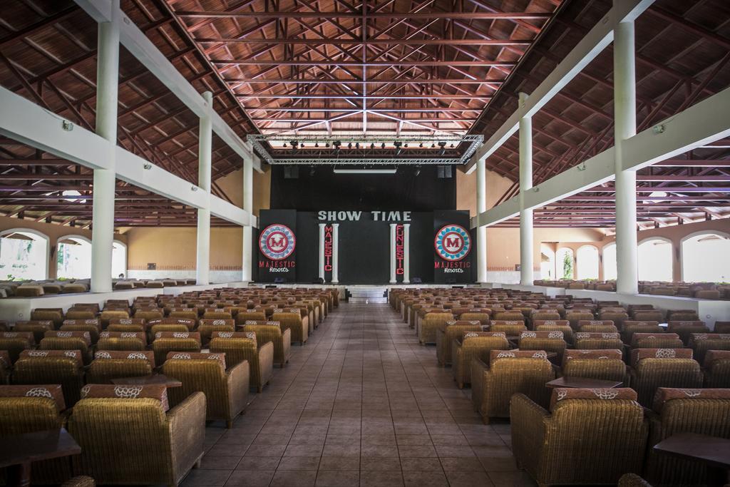 Majestic Colonial - Solo Adultos Resort